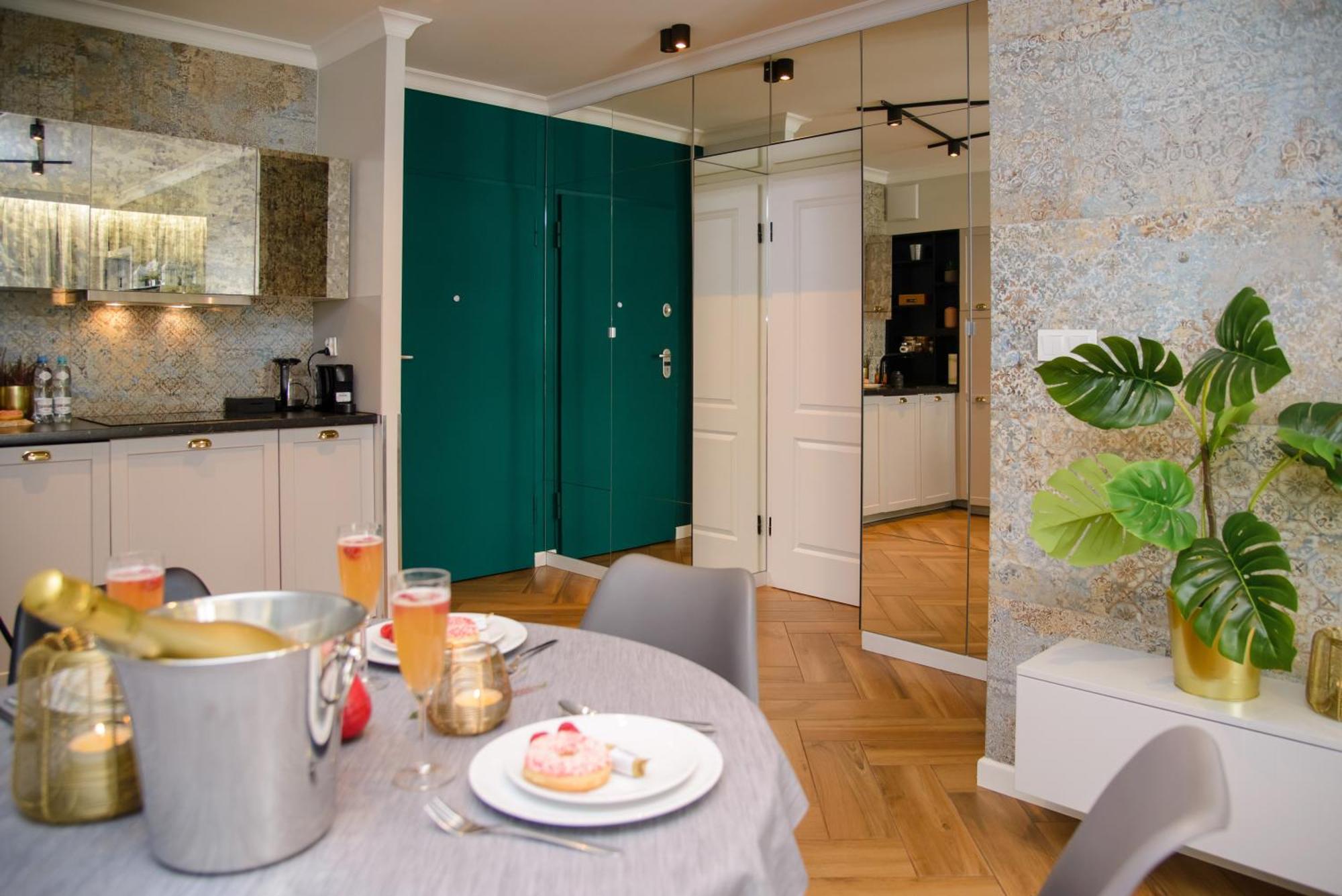 Maya'S Flats & Resorts 34 - Chmielna 73 Gdańsk Kültér fotó