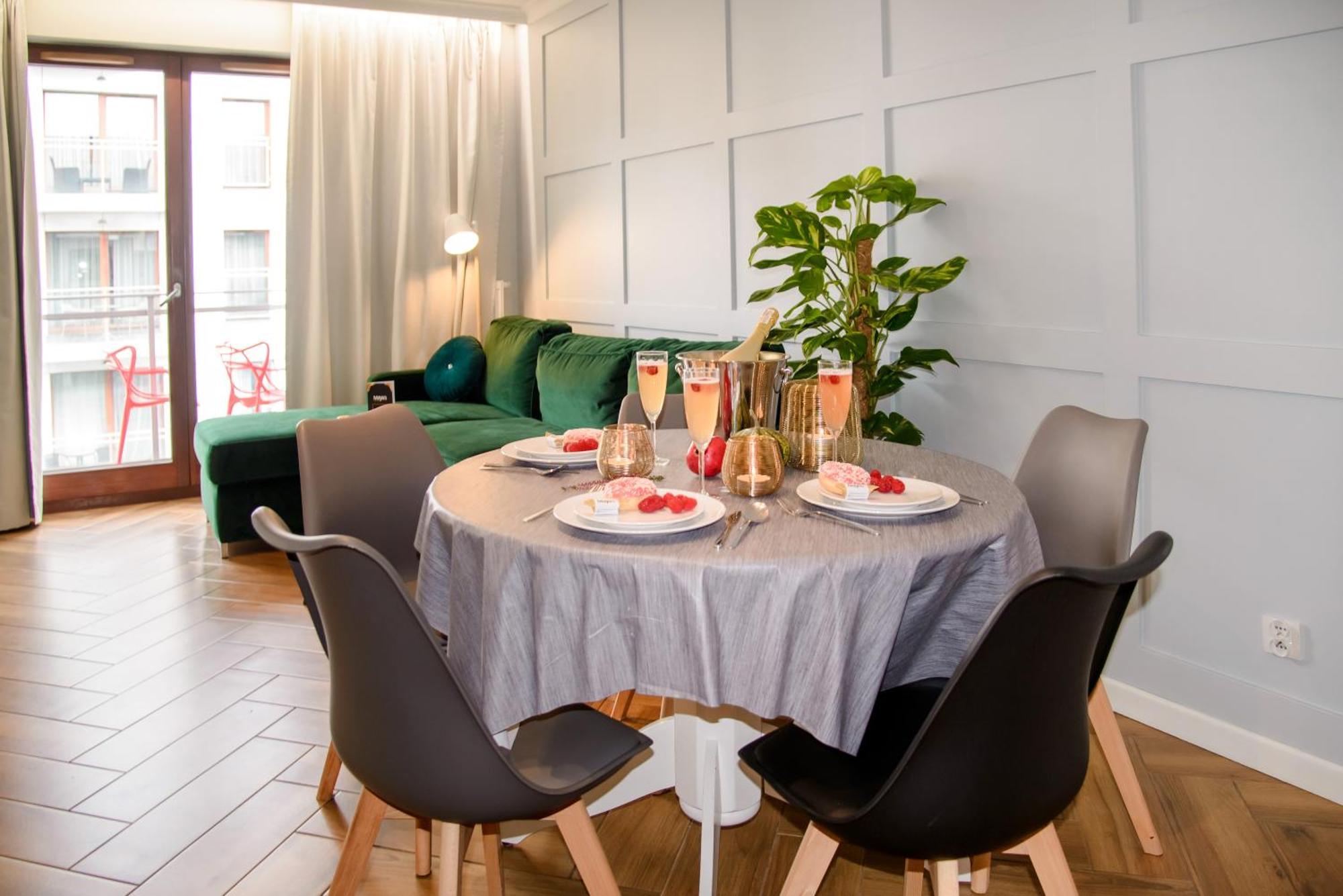 Maya'S Flats & Resorts 34 - Chmielna 73 Gdańsk Kültér fotó